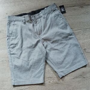 NWT Volcom Gray Men's Shorts Size 31